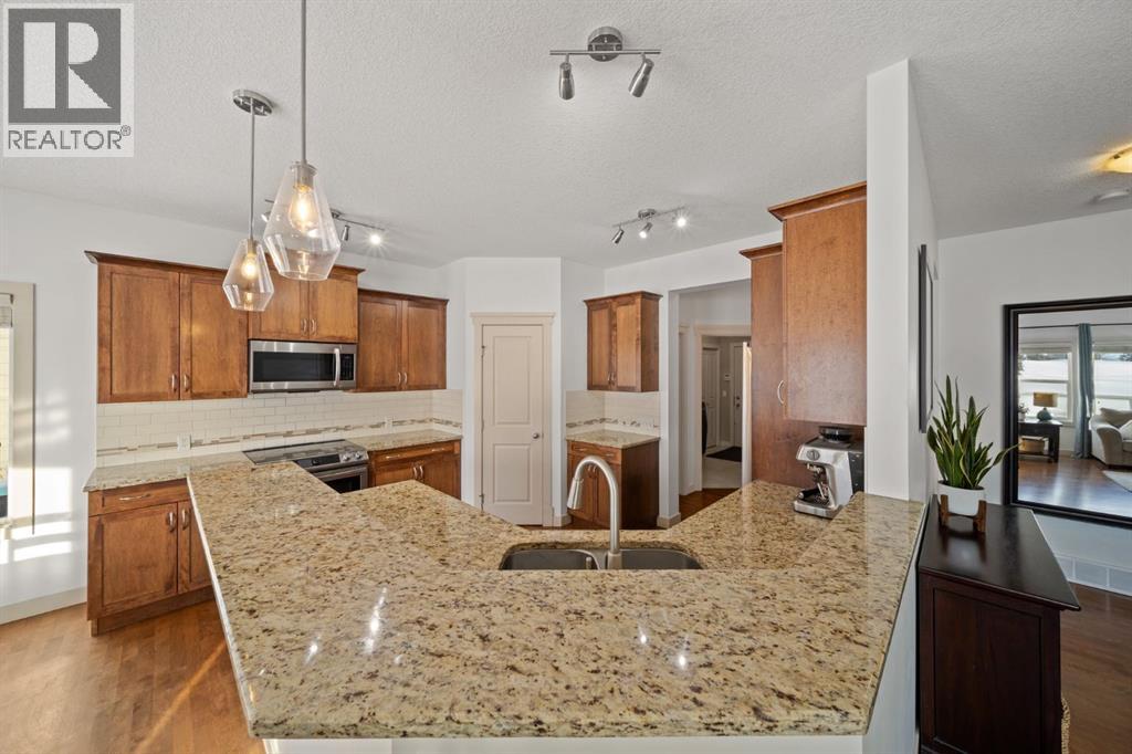 141 Crystal Green Drive, Okotoks, Alberta  T1S 0C8 - Photo 12 - A2338676