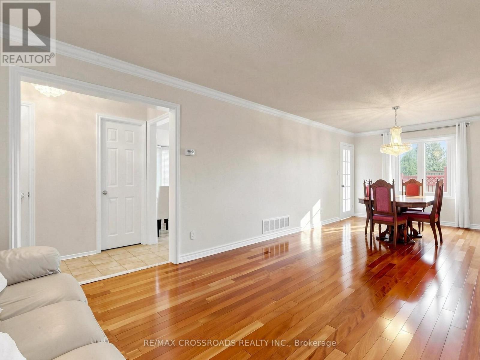 108 Anthony Lane, Vaughan, Ontario  L4K 3K8 - Photo 4 - N13697814