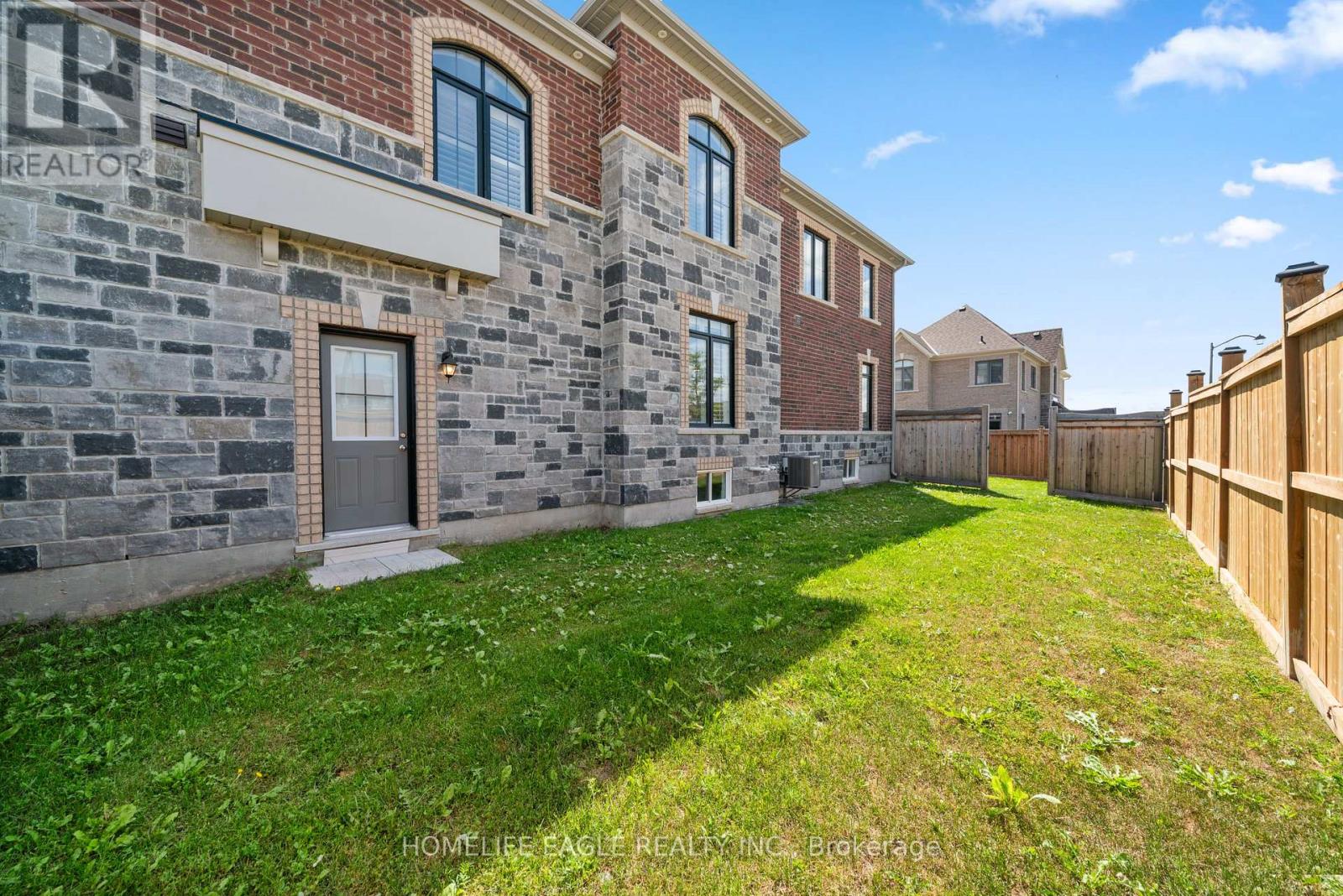 20 Viola Street, East Gwillimbury, Ontario  L9N 0T6 - Photo 4 - N13697876