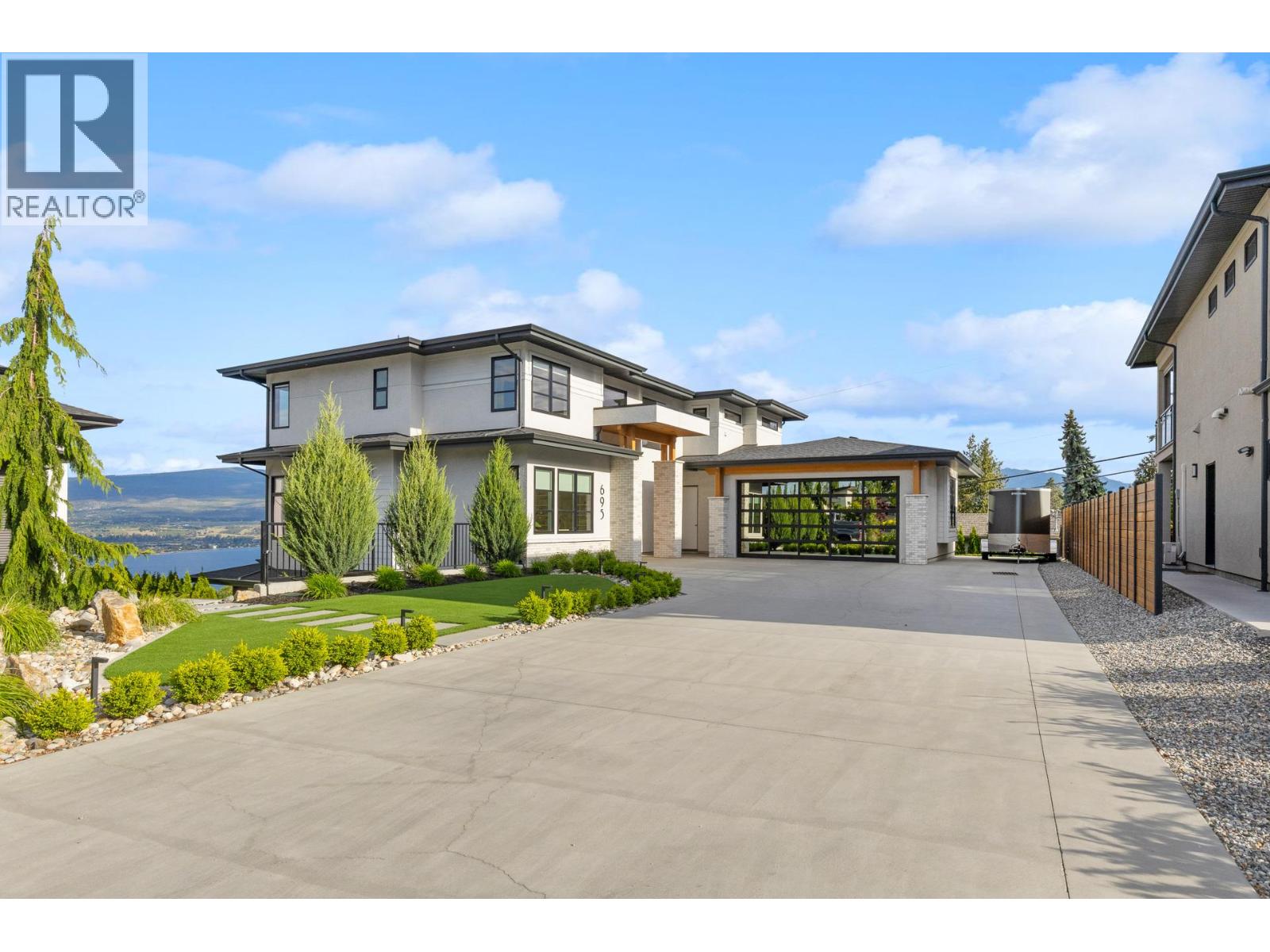 695 Lake Court, West Kelowna, British Columbia  V1Z 0A3 - Photo 4 - 10397731