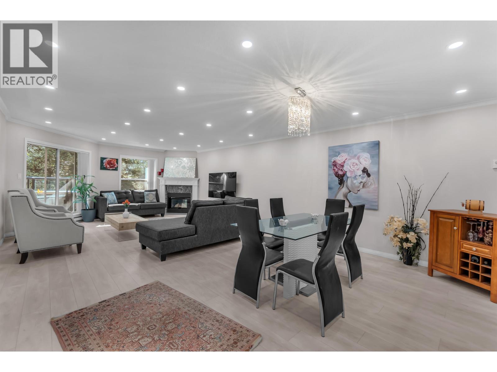 207 1500 OSTLER COURT, North Vancouver, British Columbia