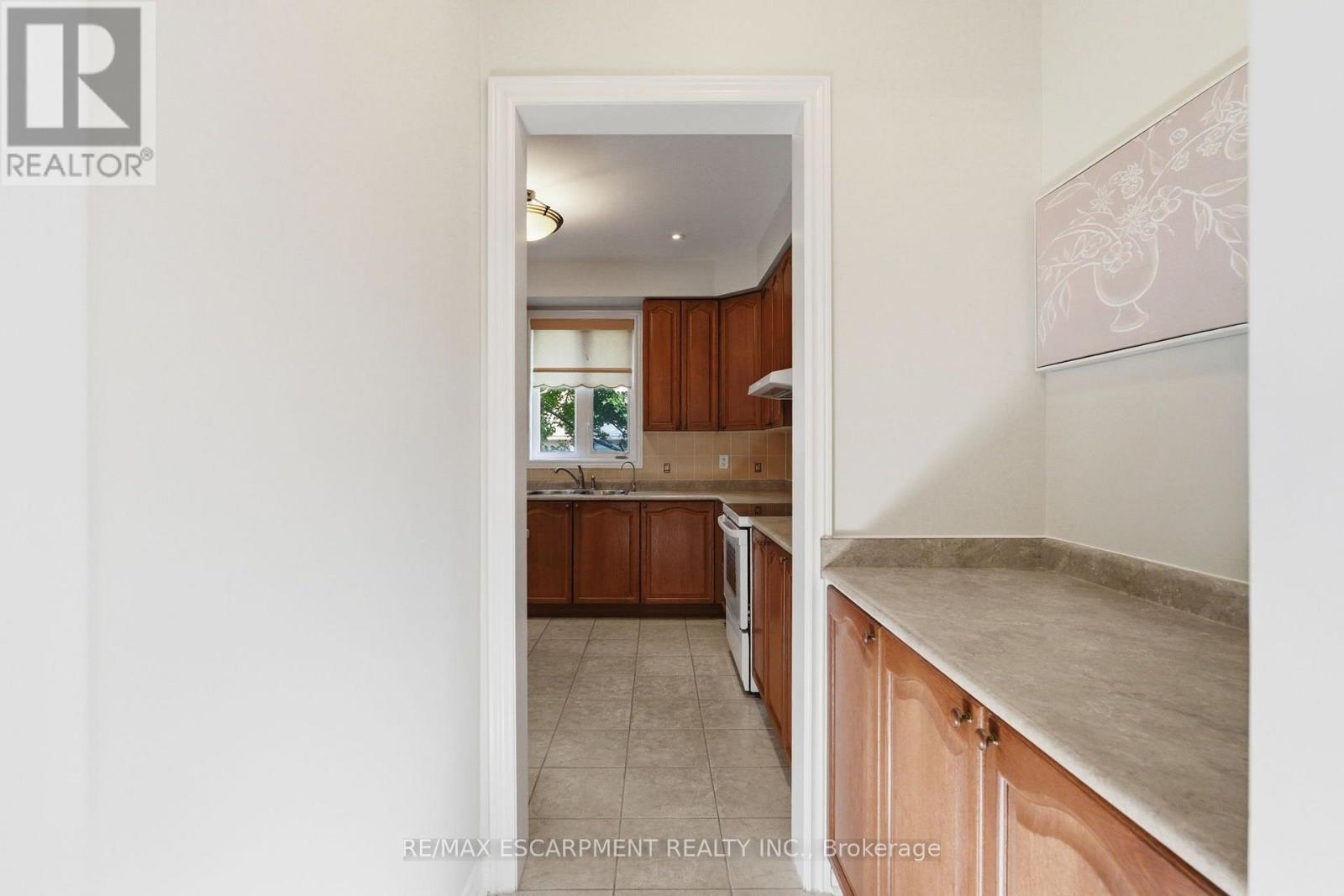 2241 Glazebrook Circle, Oakville, Ontario  L6M 5B5 - Photo 11 - W13697838