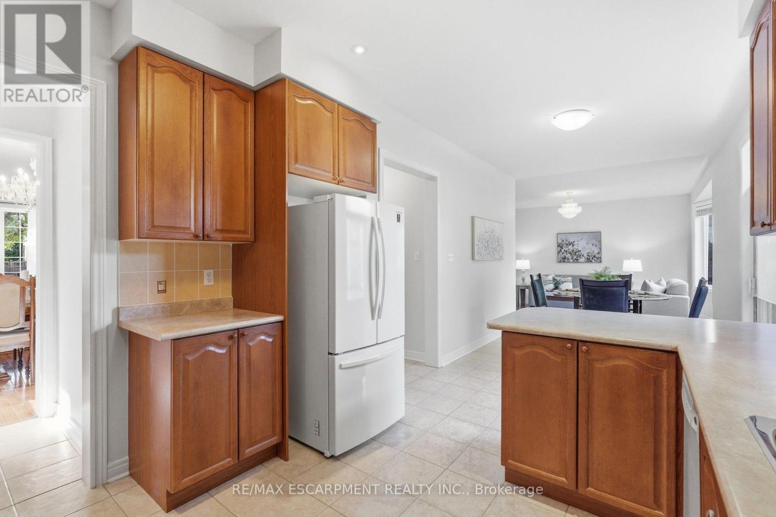 2241 Glazebrook Circle, Oakville, Ontario  L6M 5B5 - Photo 14 - W13697838