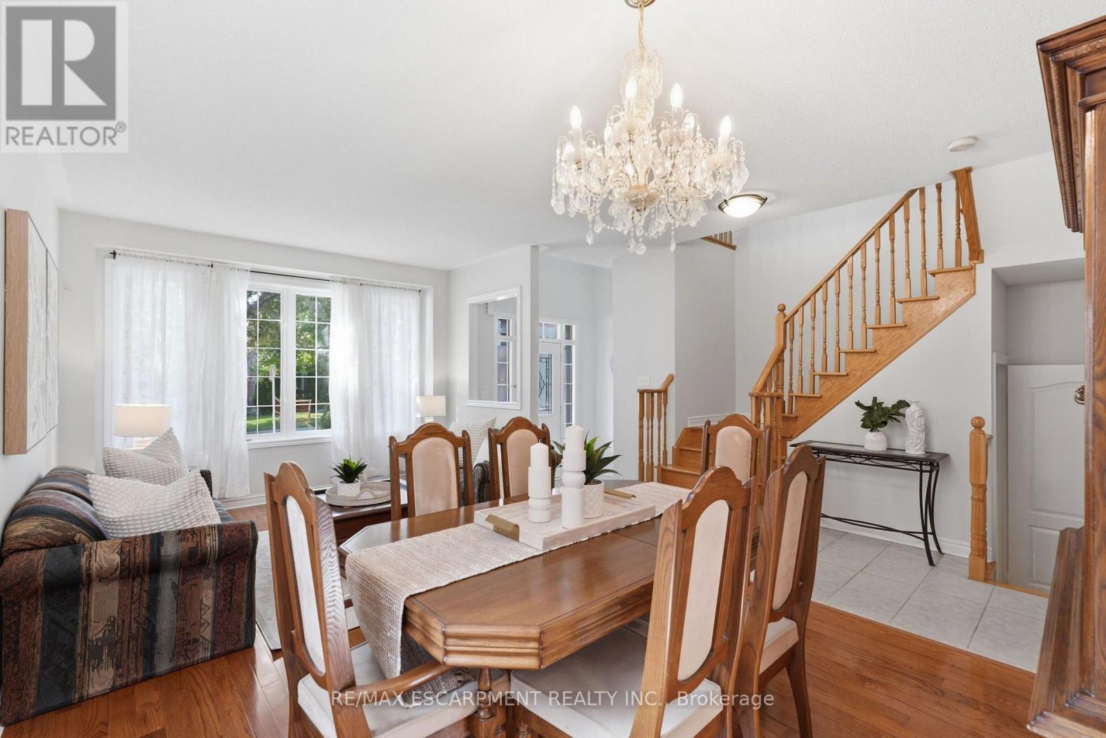 2241 Glazebrook Circle, Oakville, Ontario  L6M 5B5 - Photo 9 - W13697838