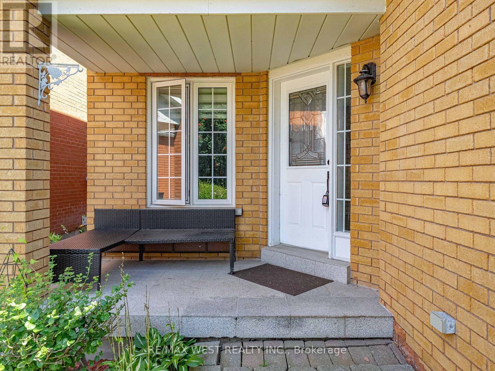 112 Jordan Drive, Orangeville, Ontario  L9W 4W7 - Photo 4 - W13697854