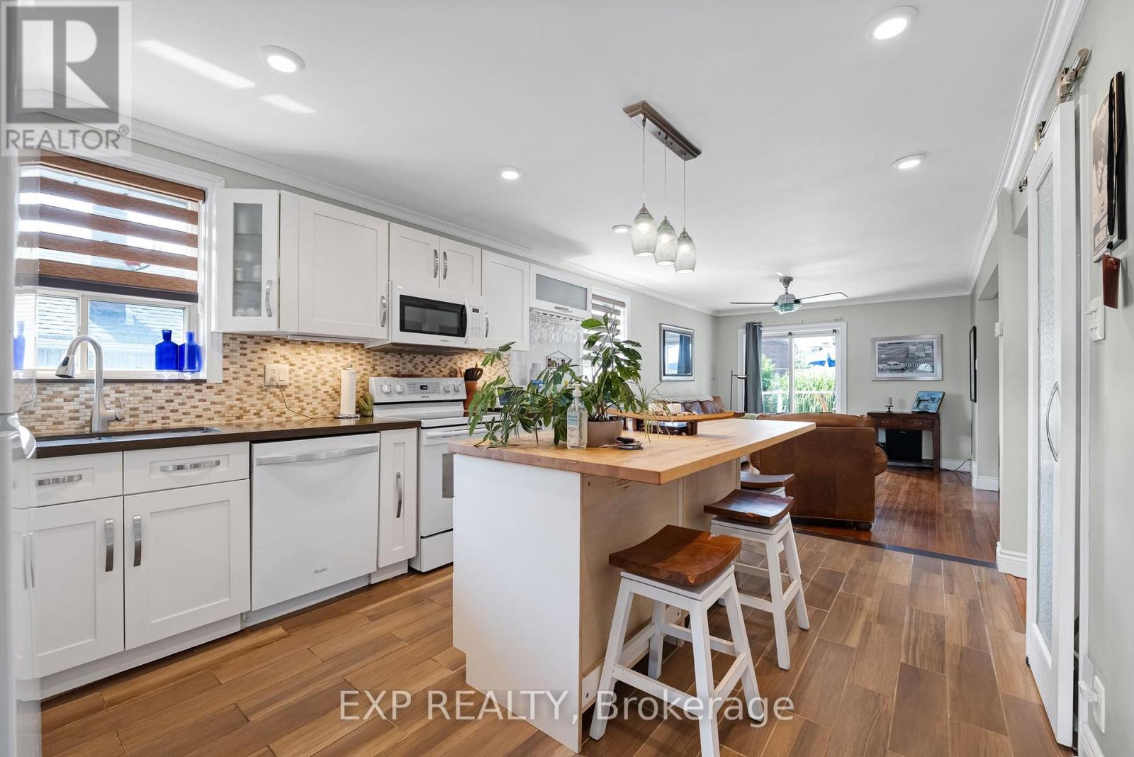 48 Sixteenth Street, Toronto, Ontario  M8V 3J8 - Photo 7 - W13682280