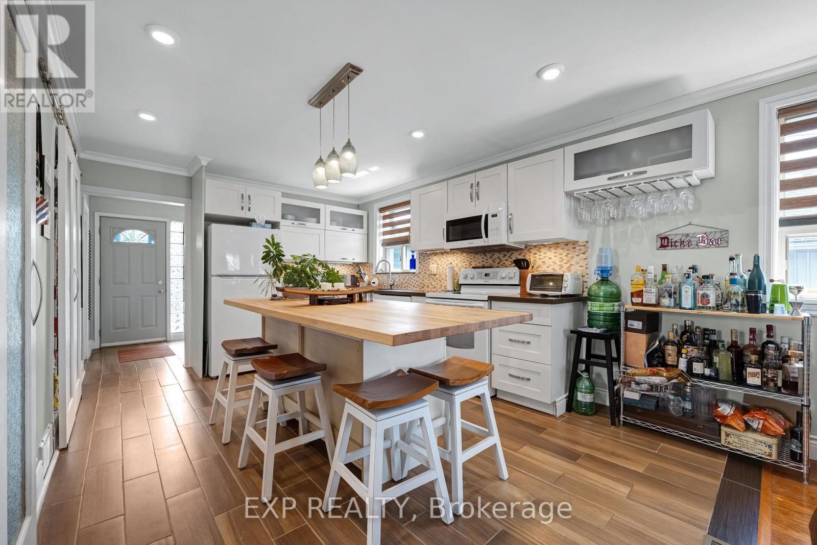 48 Sixteenth Street, Toronto, Ontario  M8V 3J8 - Photo 8 - W13682280