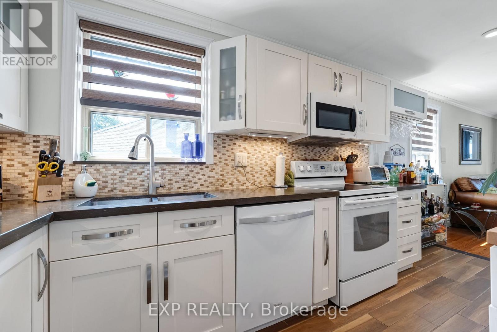 48 Sixteenth Street, Toronto, Ontario  M8V 3J8 - Photo 9 - W13682280
