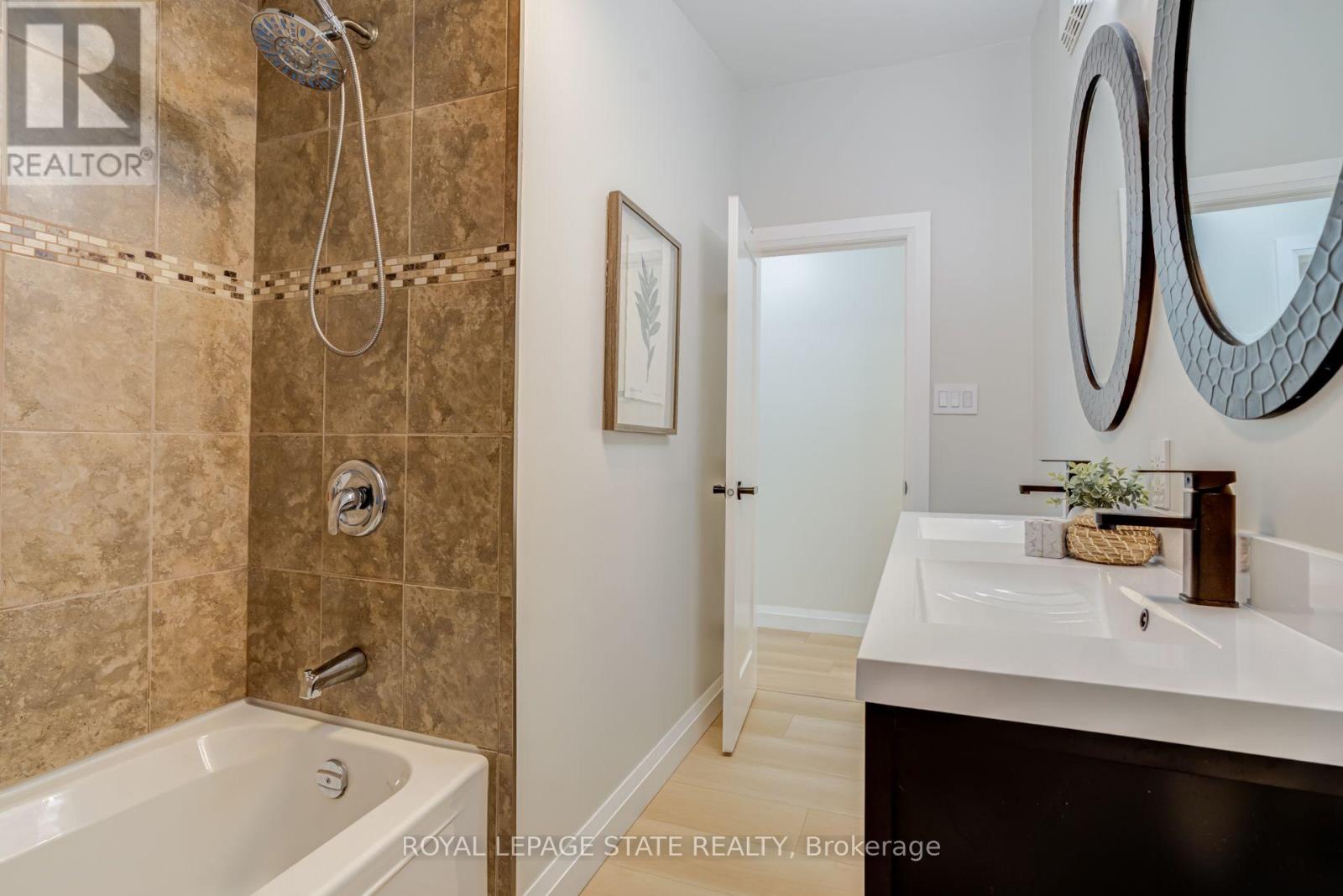 28 Helen Street, Hamilton, Ontario  L9H 1N3 - Photo 23 - X13697824