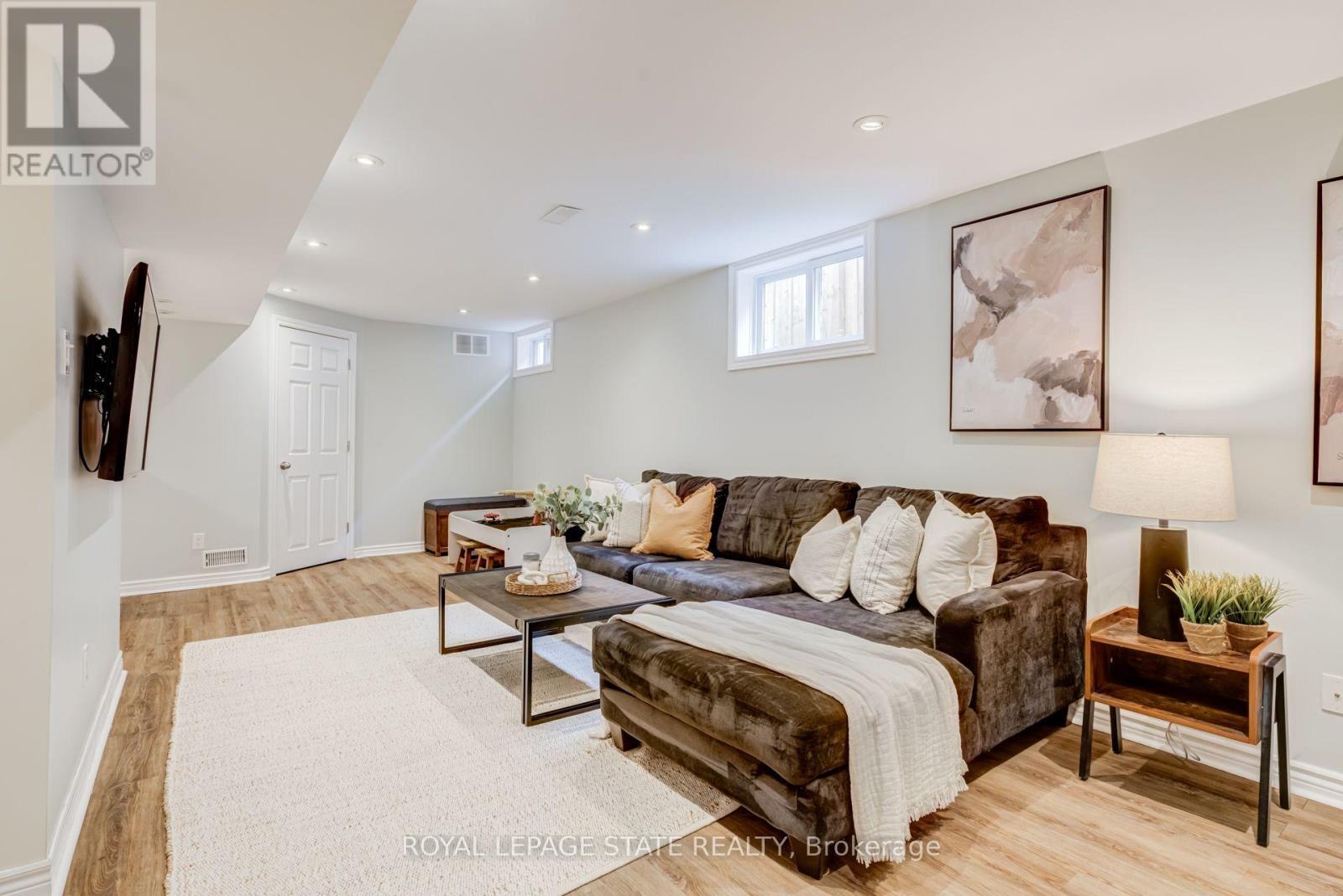 28 Helen Street, Hamilton, Ontario  L9H 1N3 - Photo 25 - X13697824