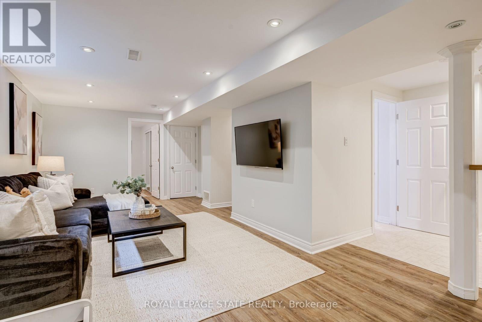 28 Helen Street, Hamilton, Ontario  L9H 1N3 - Photo 27 - X13697824