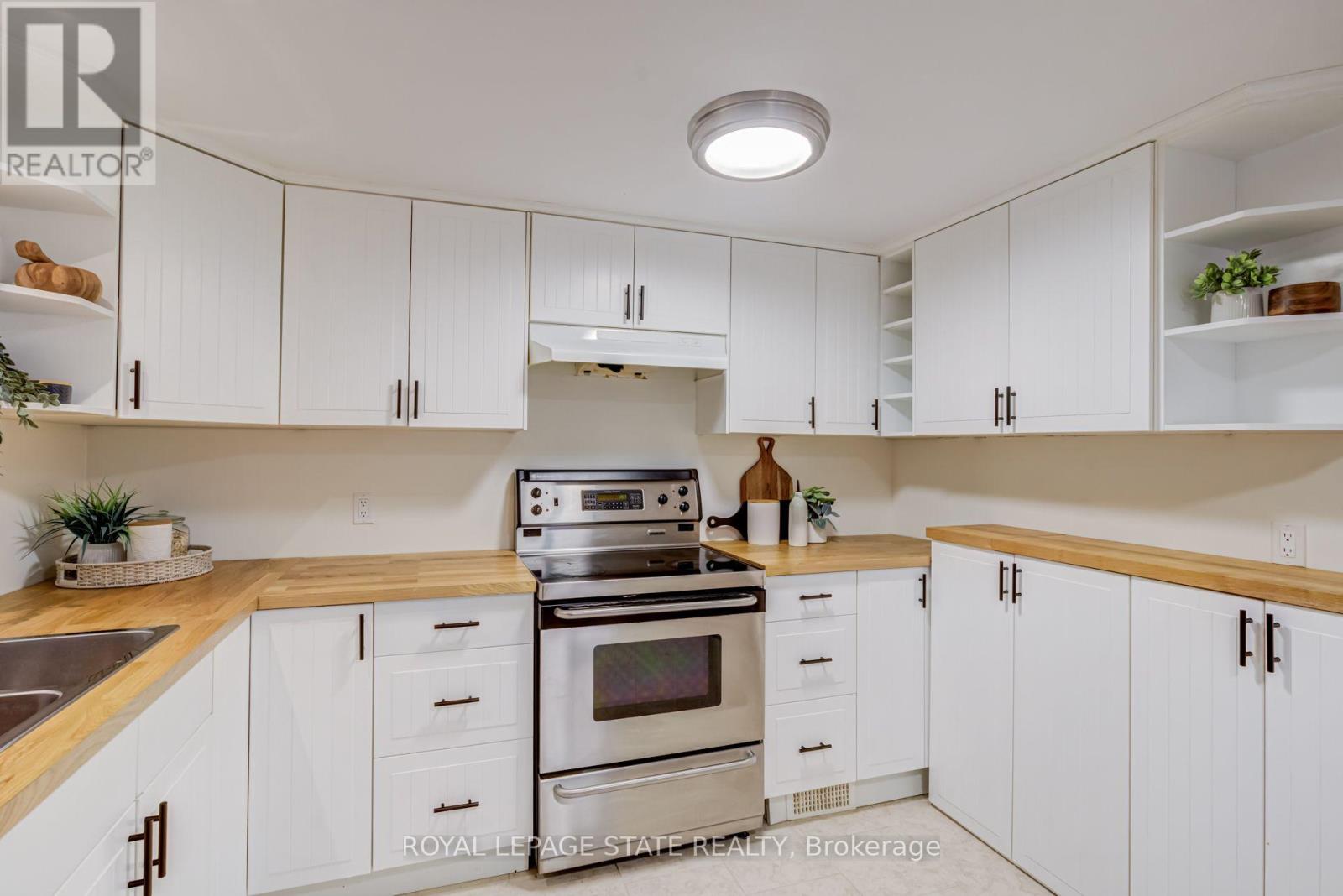 28 Helen Street, Hamilton, Ontario  L9H 1N3 - Photo 30 - X13697824
