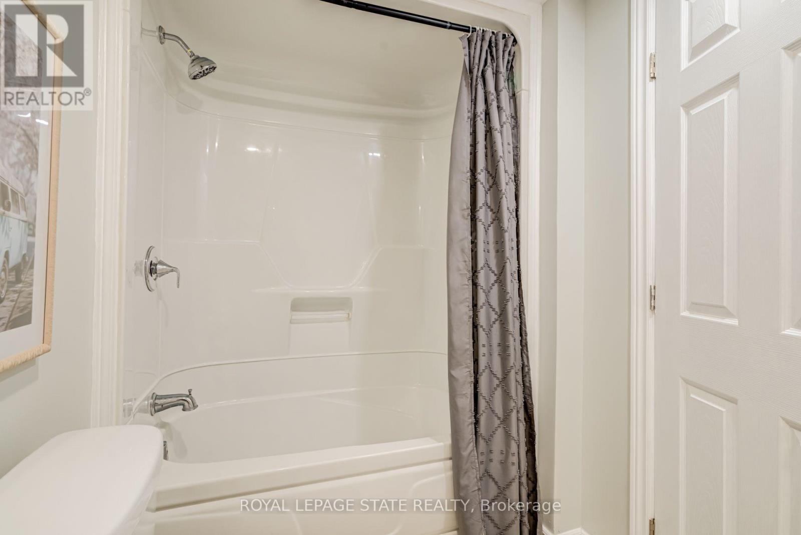 28 Helen Street, Hamilton, Ontario  L9H 1N3 - Photo 34 - X13697824