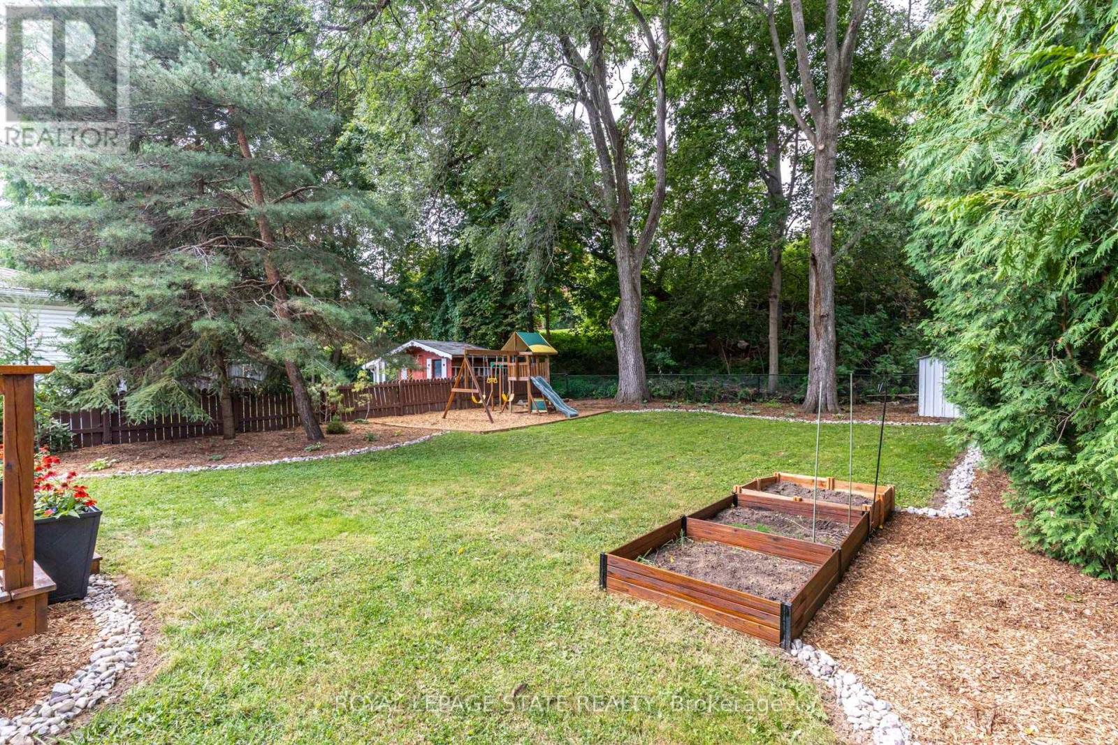 28 Helen Street, Hamilton, Ontario  L9H 1N3 - Photo 42 - X13697824