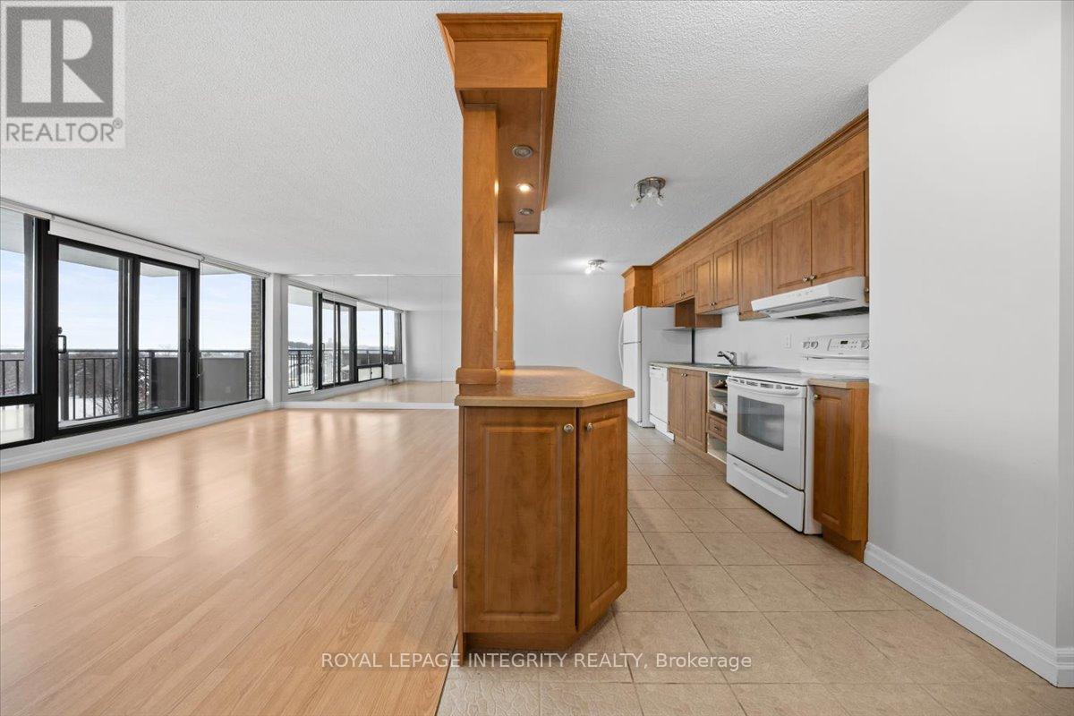 703 - 1190 Richmond Road, Ottawa, Ontario  K2B 8J3 - Photo 4 - X12768362