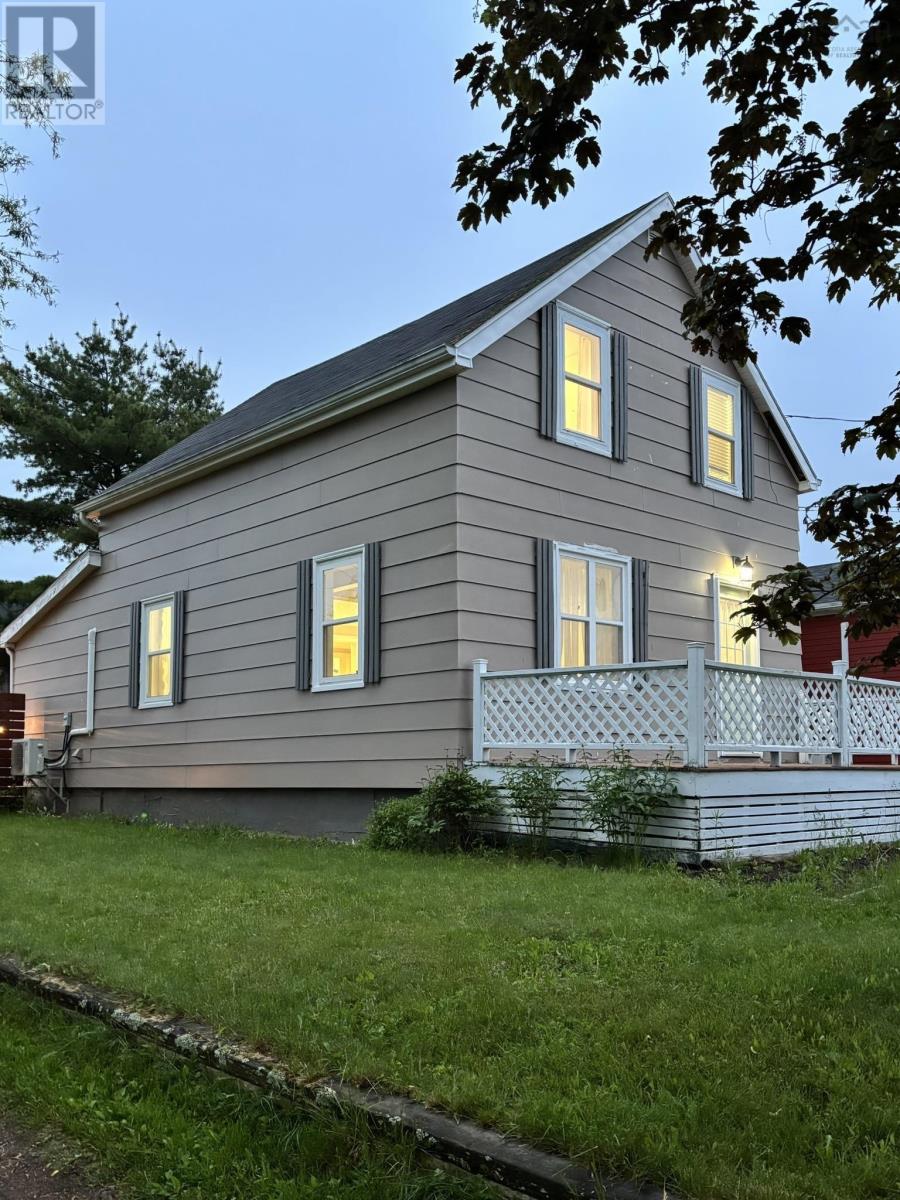 90 Hillcrest Ave Avenue, Bible Hill, Nova Scotia  B2N 4L3 - Photo 3 - 202618979