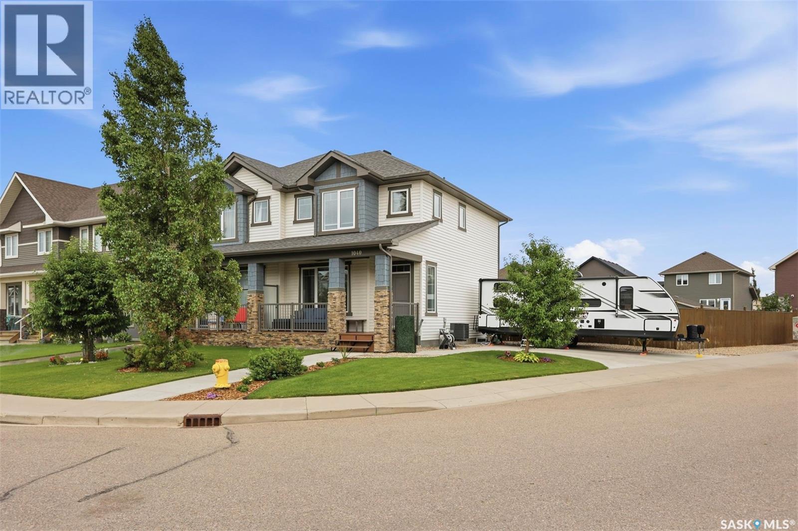 1040 Kolynchuk Crescent, Saskatoon, Saskatchewan  S7T 0X4 - Photo 1 - SK046084