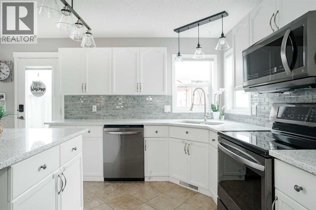 312 Diefenbaker Drive, Fort Mcmurray, Alberta  T9K 2K1 - Photo 11 - A2337660