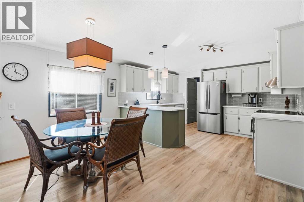 359 Burroughs Circle NE, Calgary, Alberta  T1Y 6K8 - Photo 3 - A2338887
