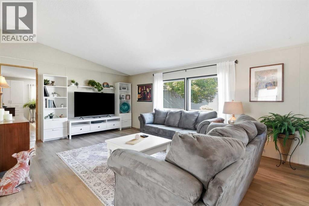 359 Burroughs Circle NE, Calgary, Alberta  T1Y 6K8 - Photo 10 - A2338887