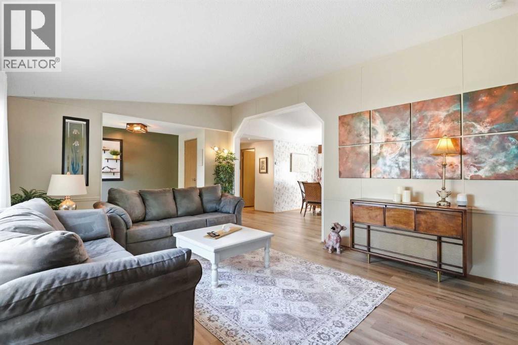 359 Burroughs Circle NE, Calgary, Alberta  T1Y 6K8 - Photo 12 - A2338887