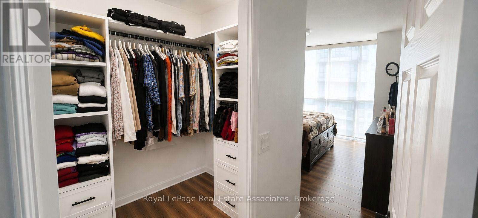 1910 - 19 Grand Trunk Crescent, Toronto, Ontario  M5J 3A3 - Photo 15 - C13694106