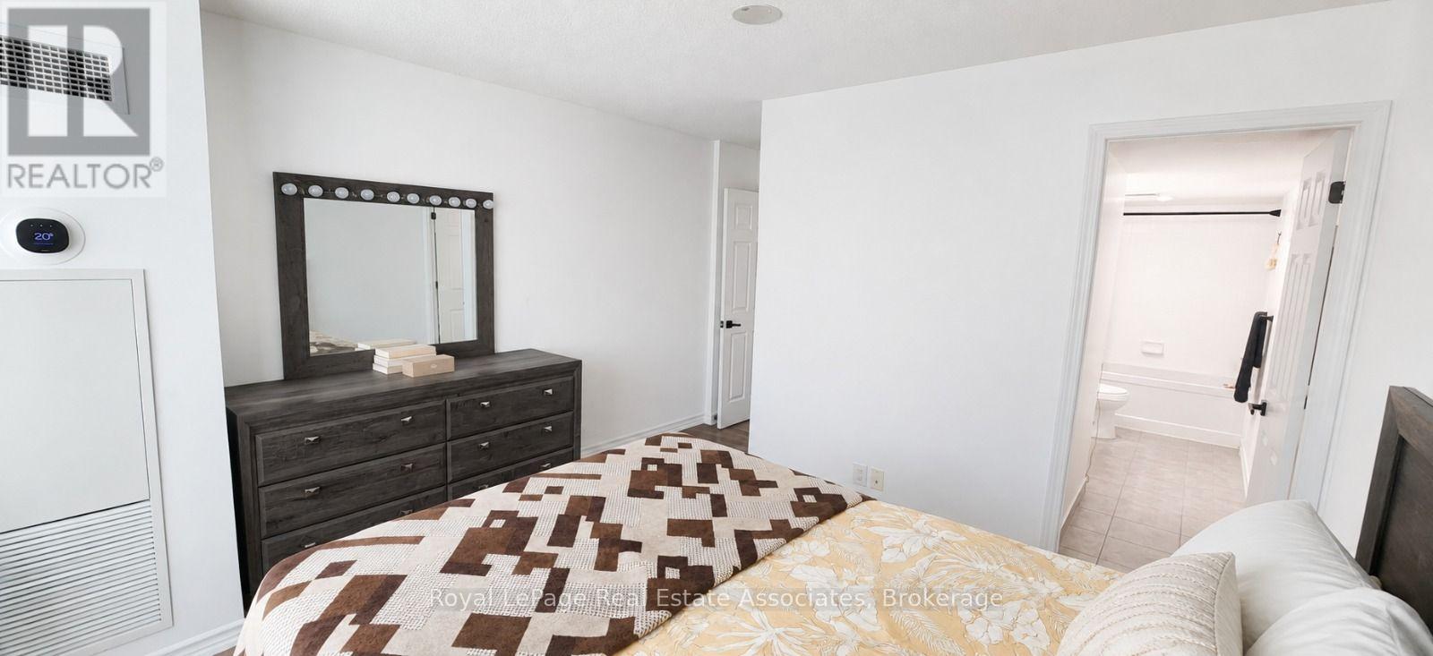 1910 - 19 Grand Trunk Crescent, Toronto, Ontario  M5J 3A3 - Photo 16 - C13694106