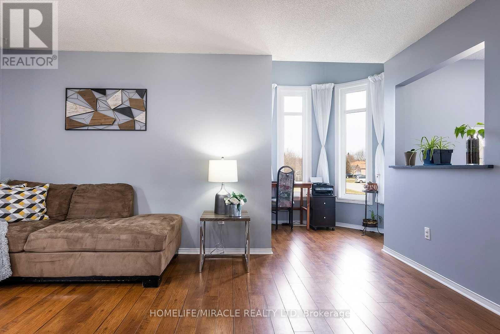 214 Dyer Drive, Wasaga Beach, Ontario L9Z 1E5 - Photo 4 - S13694144