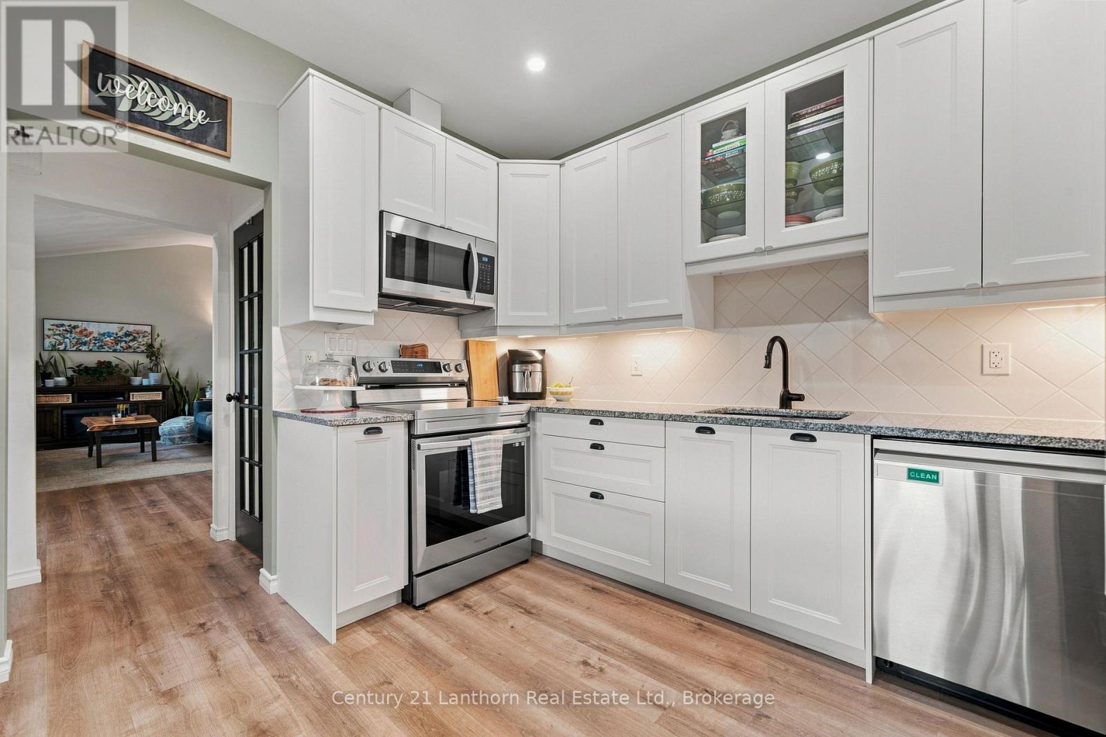 169 Farley Avenue, Belleville, Ontario  K8N 4L3 - Photo 3 - X13697964