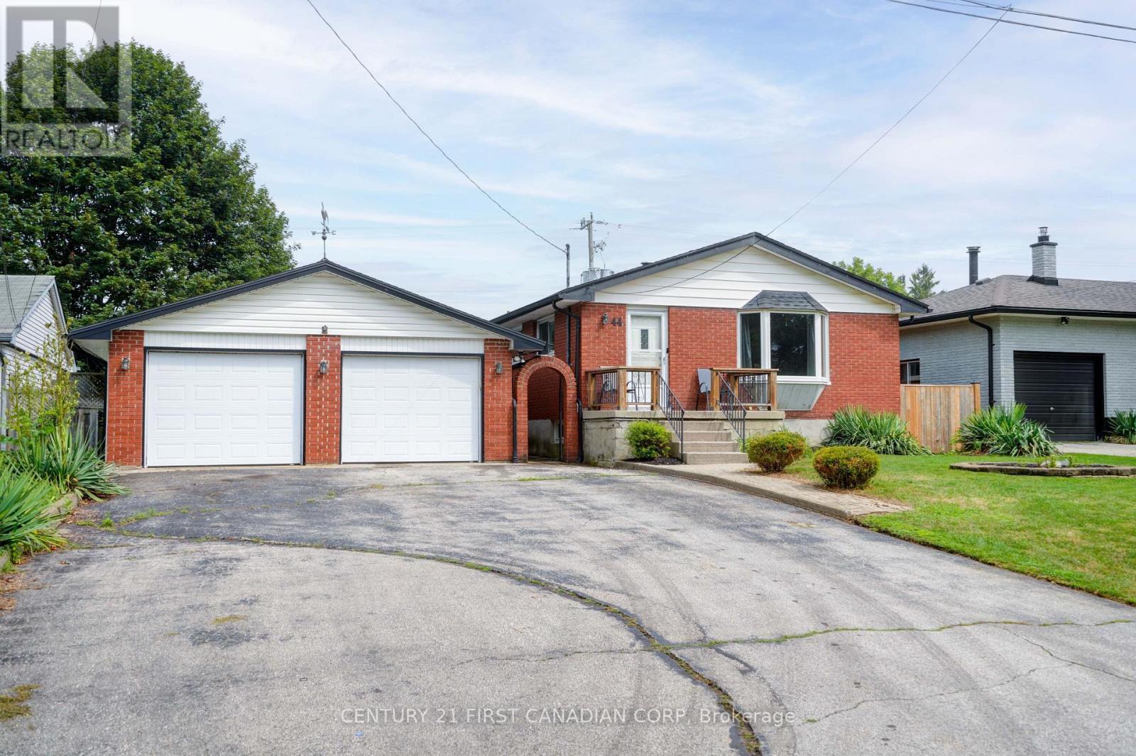 44 Dale Drive, Thames Centre, Ontario  N0L 1G2 - Photo 1 - X13697894
