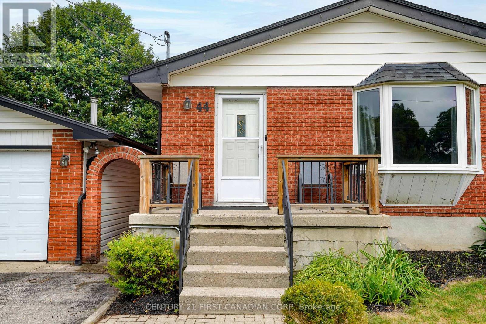 44 Dale Drive, Thames Centre, Ontario  N0L 1G2 - Photo 3 - X13697894