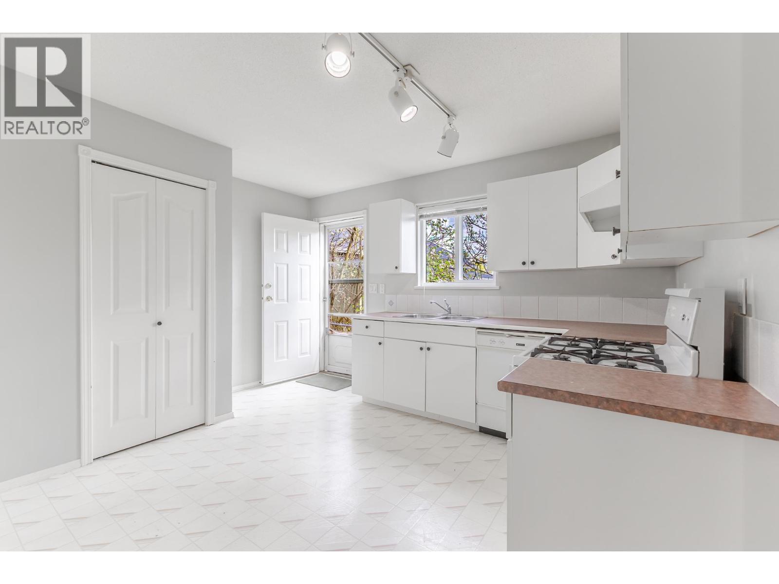 620 Thirteenth Street, New Westminster, British Columbia  V3M 4M4 - Photo 25 - R3157581