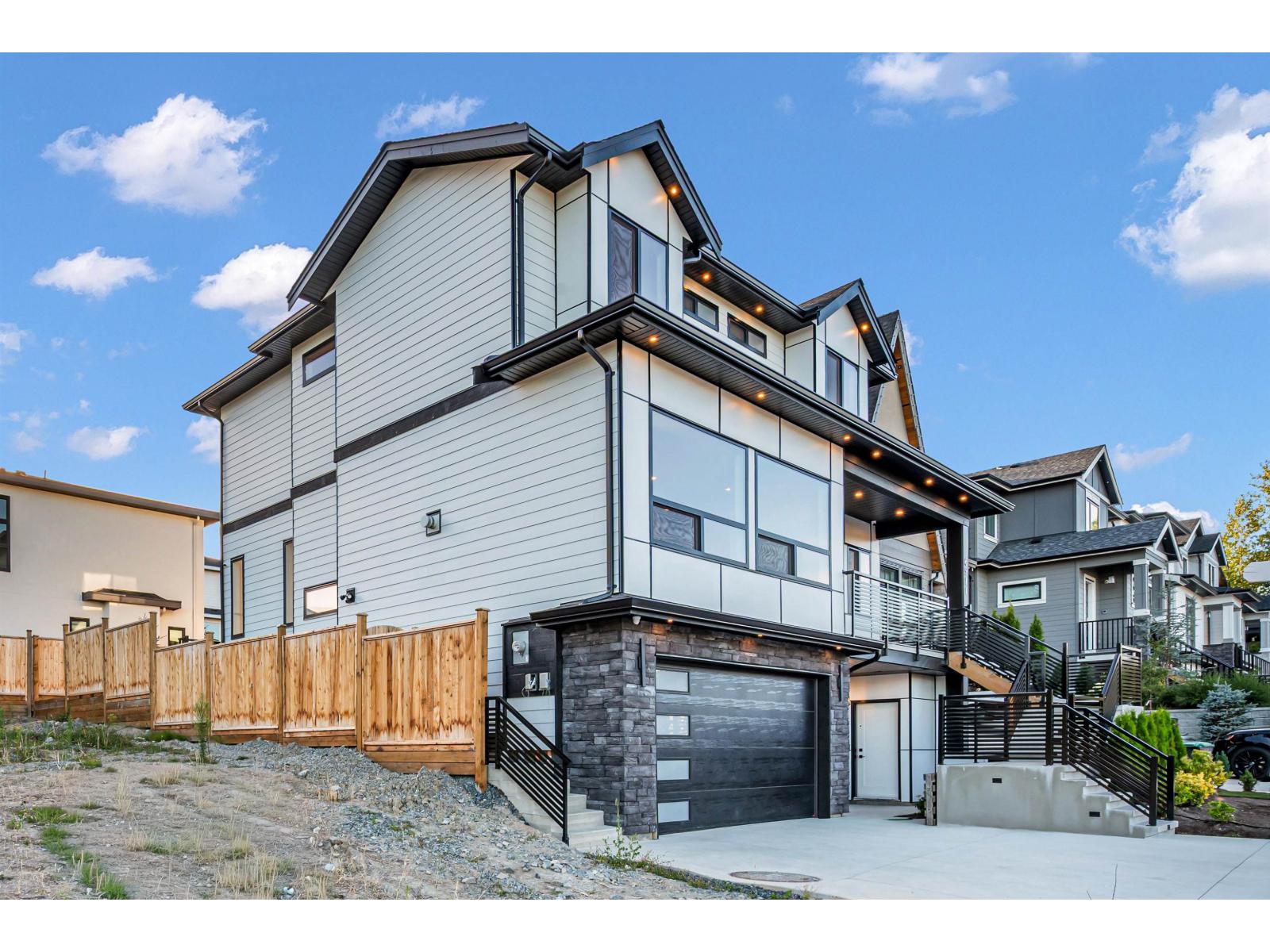 6911 205 Street, Langley, British Columbia  V2Y 1R2 - Photo 2 - R3157502