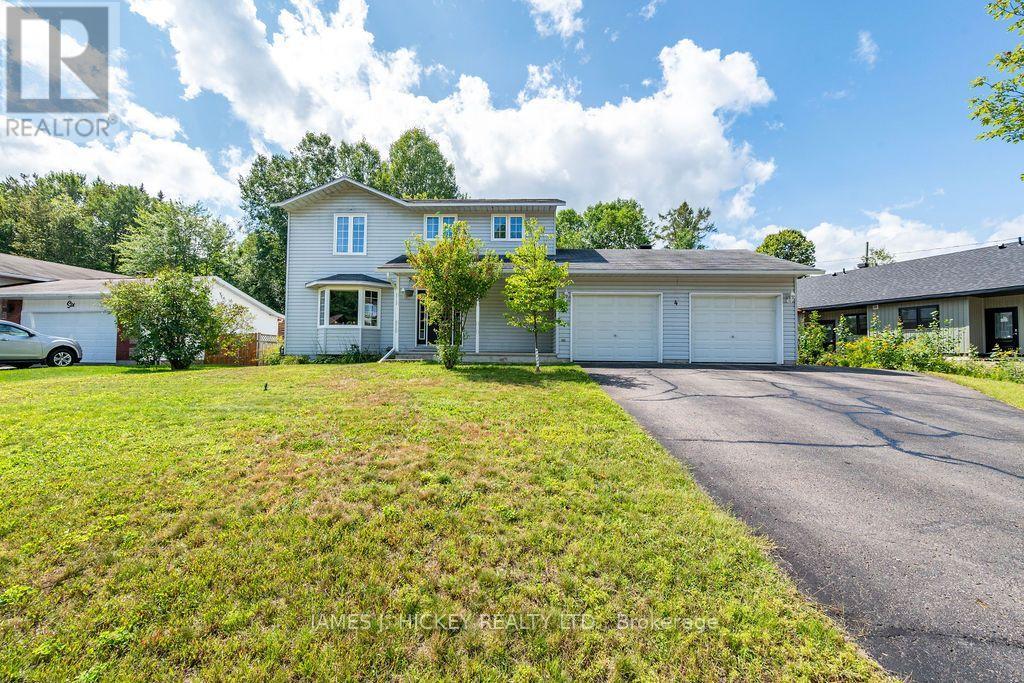 4 Banting Drive, Deep River, Ontario