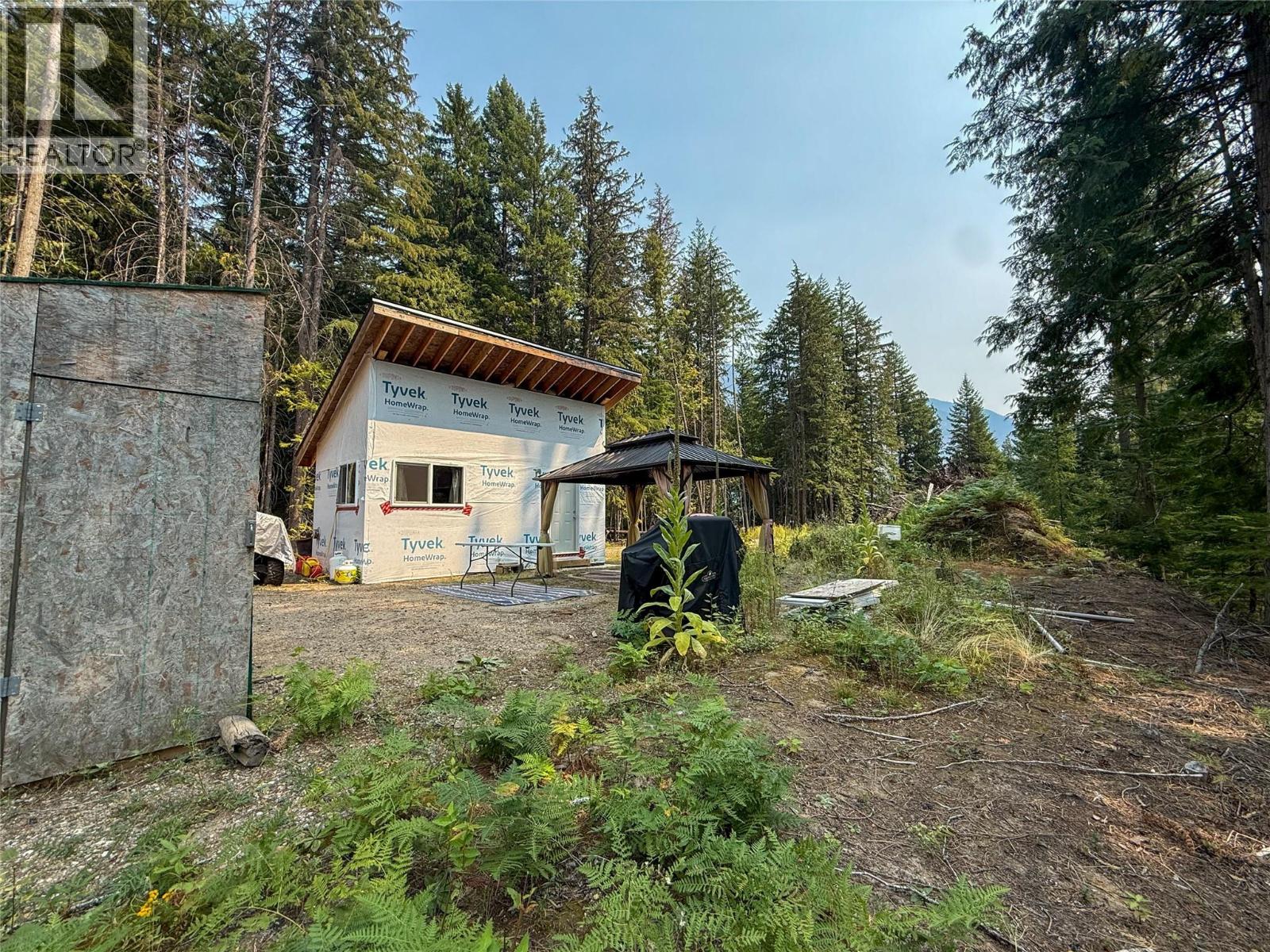 3945 Saunders Road, Passmore, British Columbia V0G 2J0 - Photo 13 - 10395877