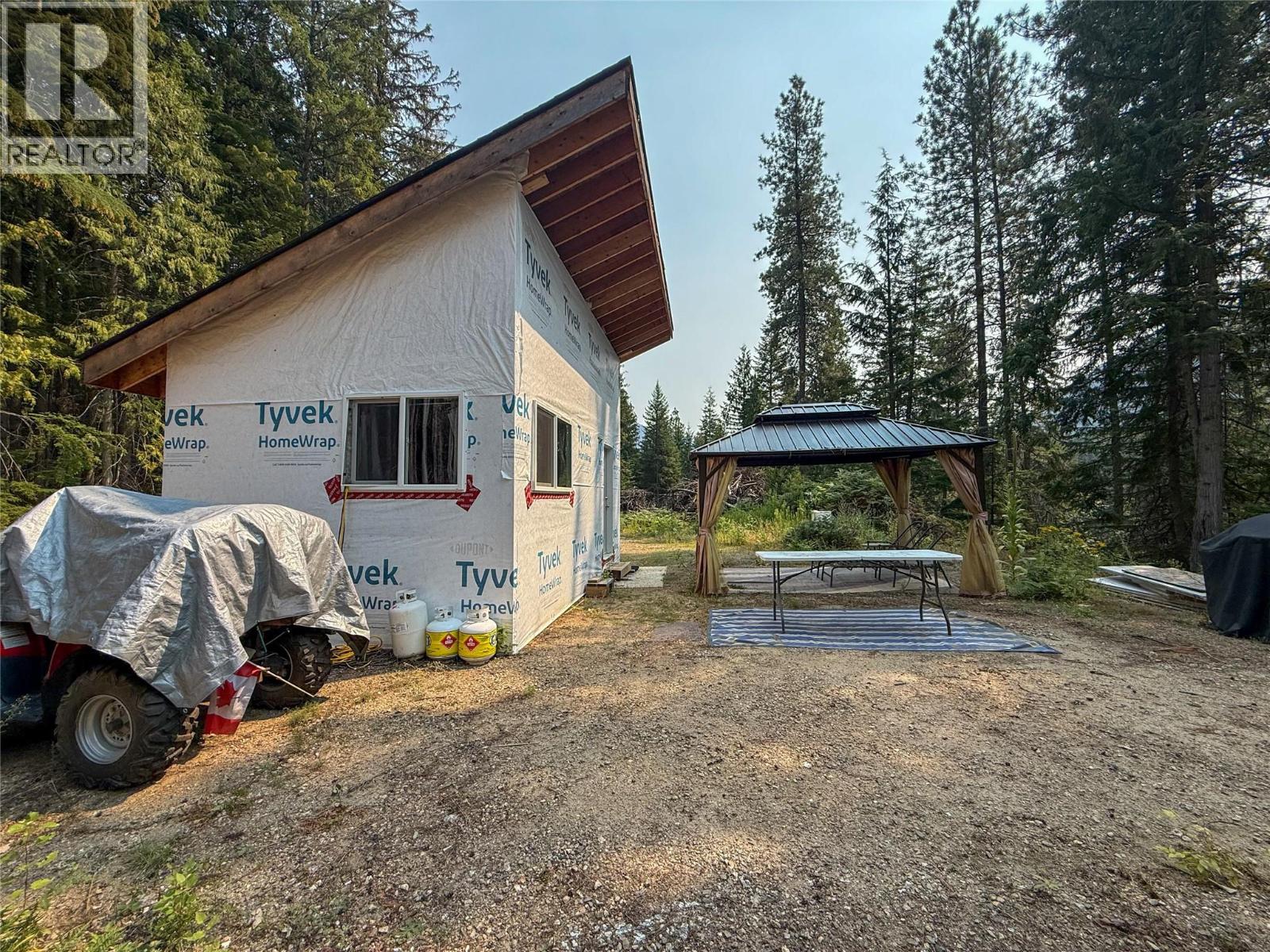 3945 Saunders Road, Passmore, British Columbia V0G 2J0 - Photo 9 - 10395877