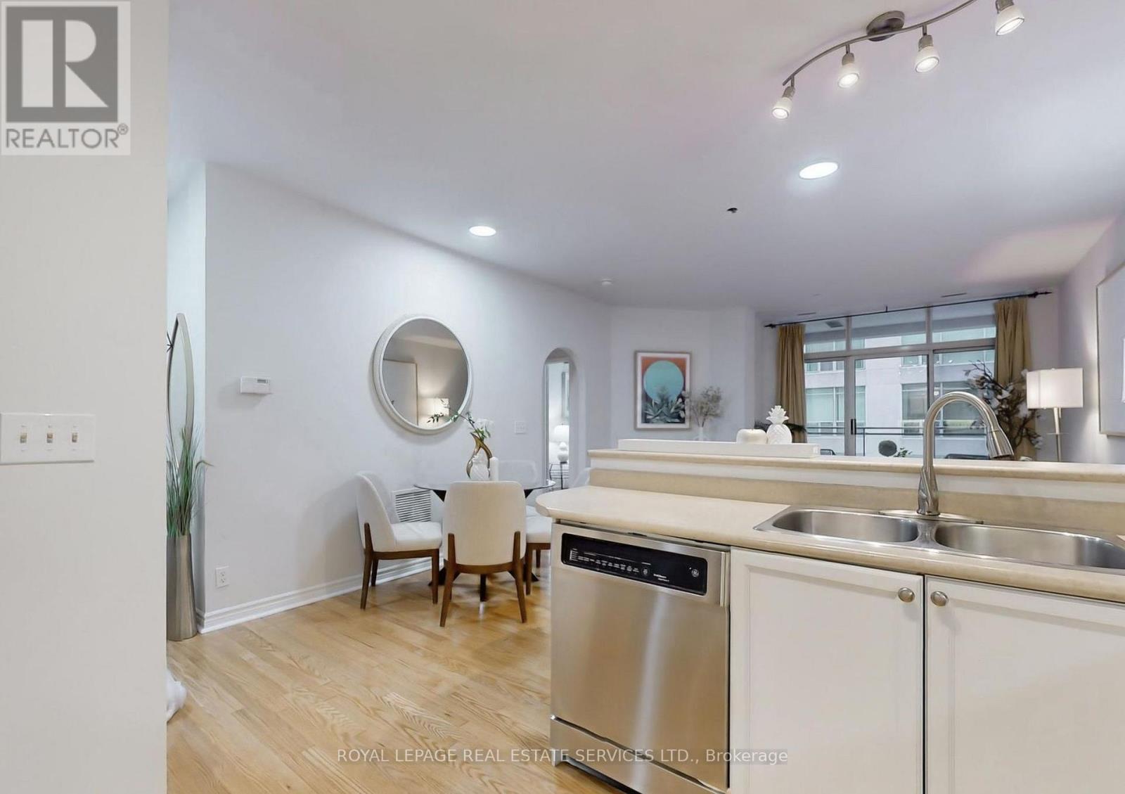 604 - 980 Yonge Street, Toronto, Ontario  M4W 3V8 - Photo 11 - C13697968