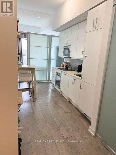 716 - 297 College Street, Toronto, Ontario  M5T 0C2 - Photo 3 - C13698022