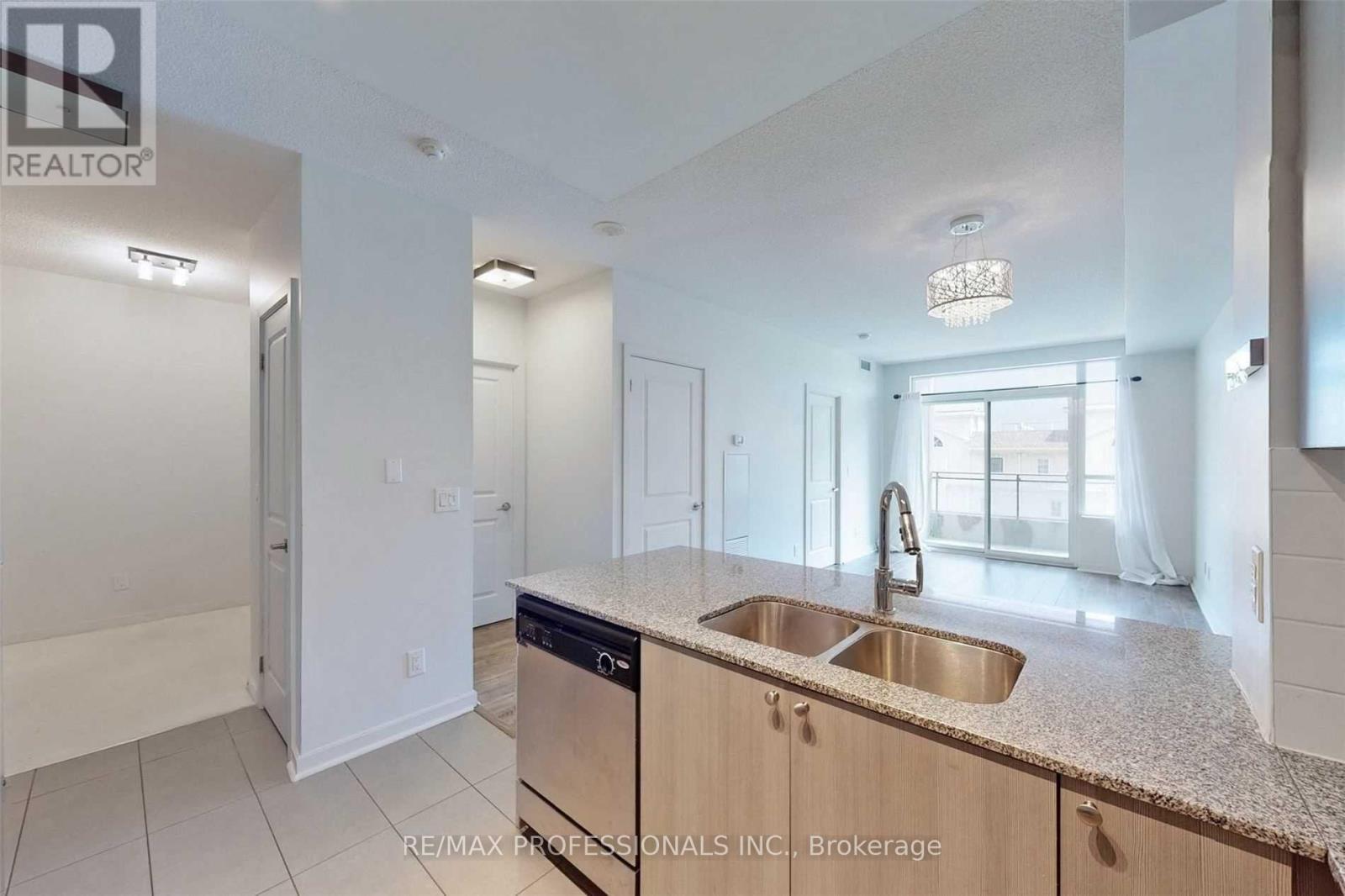 313 - 1235 Bayly Street, Pickering, Ontario  L1W 1L7 - Photo 2 - E13697978