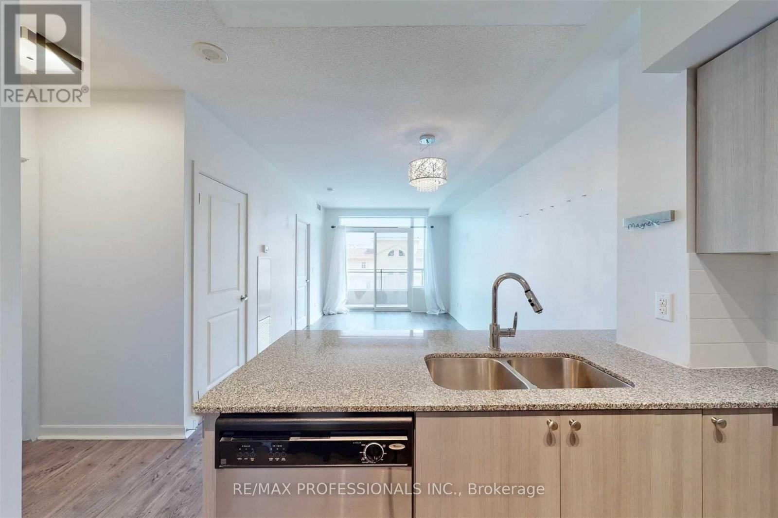 313 - 1235 Bayly Street, Pickering, Ontario  L1W 1L7 - Photo 3 - E13697978