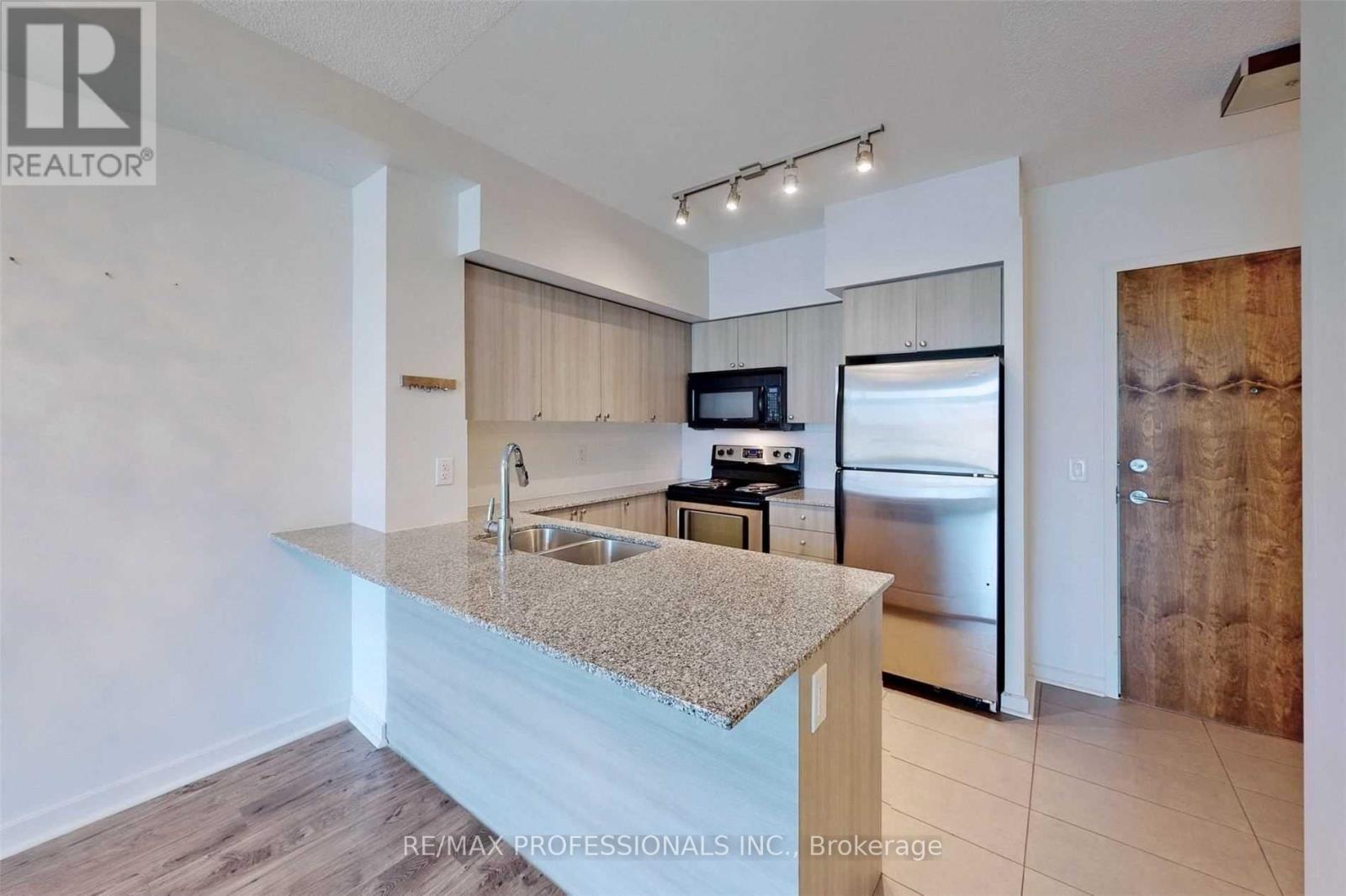 313 - 1235 Bayly Street, Pickering, Ontario  L1W 1L7 - Photo 4 - E13697978