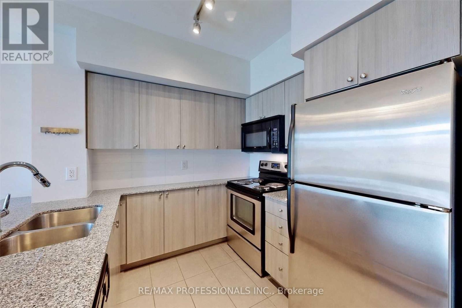 313 - 1235 Bayly Street, Pickering, Ontario  L1W 1L7 - Photo 7 - E13697978