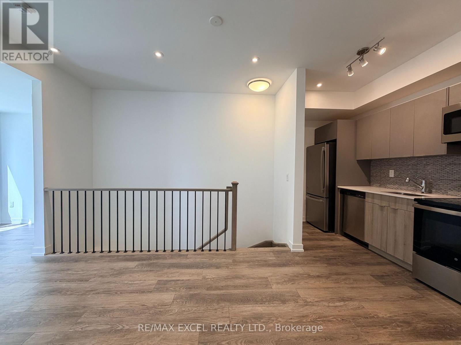 5 - 3069 Pharmacy Avenue, Toronto, Ontario  M1W 2H1 - Photo 4 - E13698020