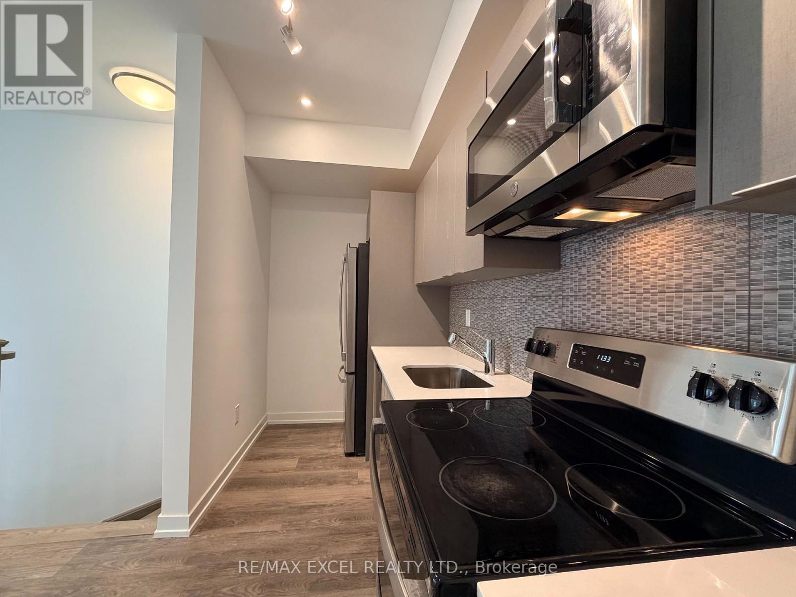 5 - 3069 Pharmacy Avenue, Toronto, Ontario  M1W 2H1 - Photo 7 - E13698020