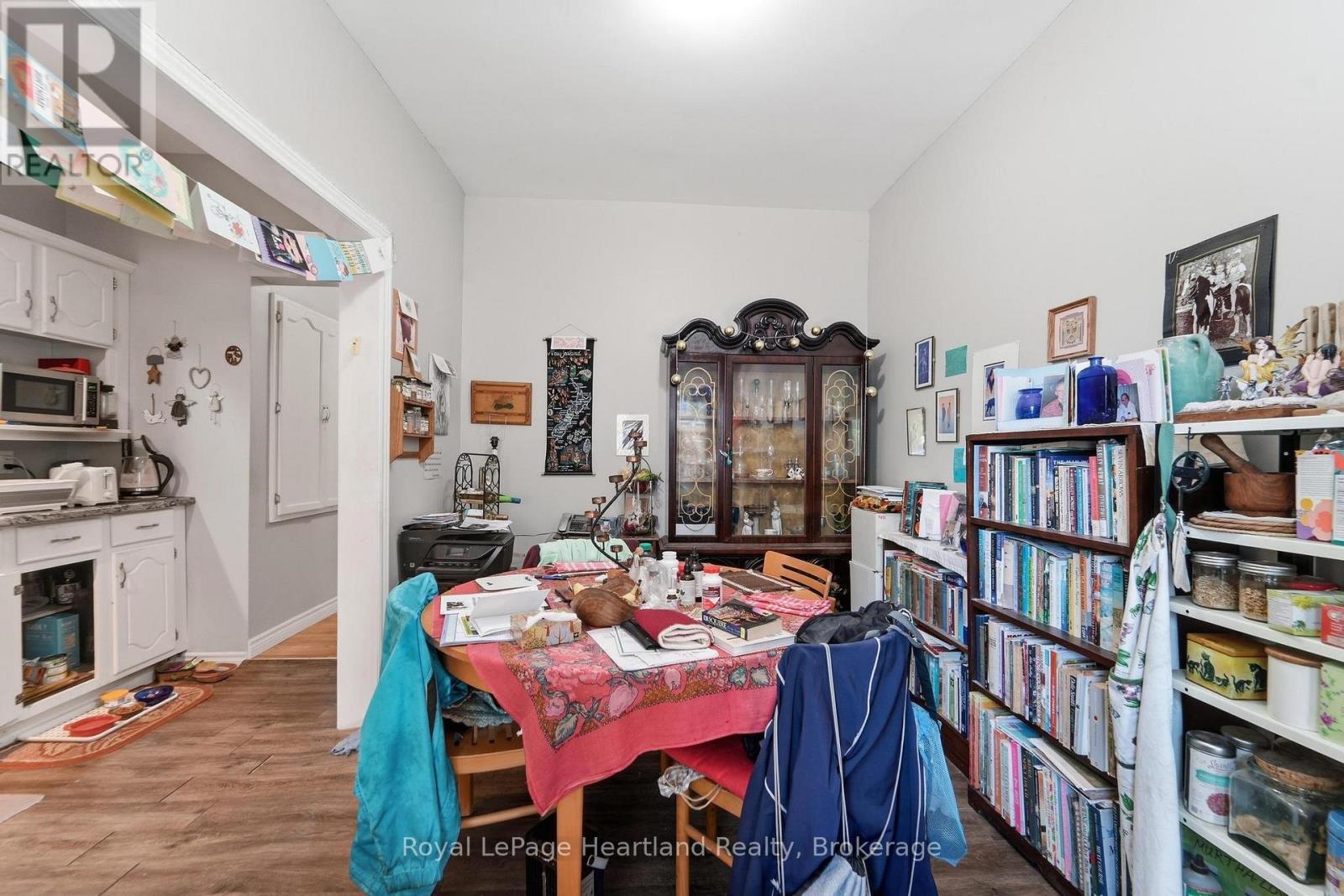 132 Queen Street, Central Huron (Clinton), Ontario  N0M 1L0 - Photo 4 - X13698046
