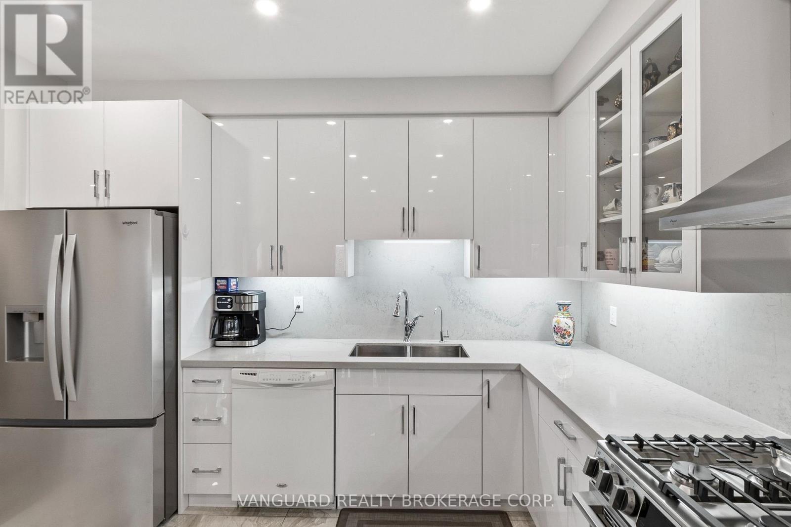 84 Sapphire Drive, Richmond Hill, Ontario  L4S 2E6 - Photo 10 - N13697930