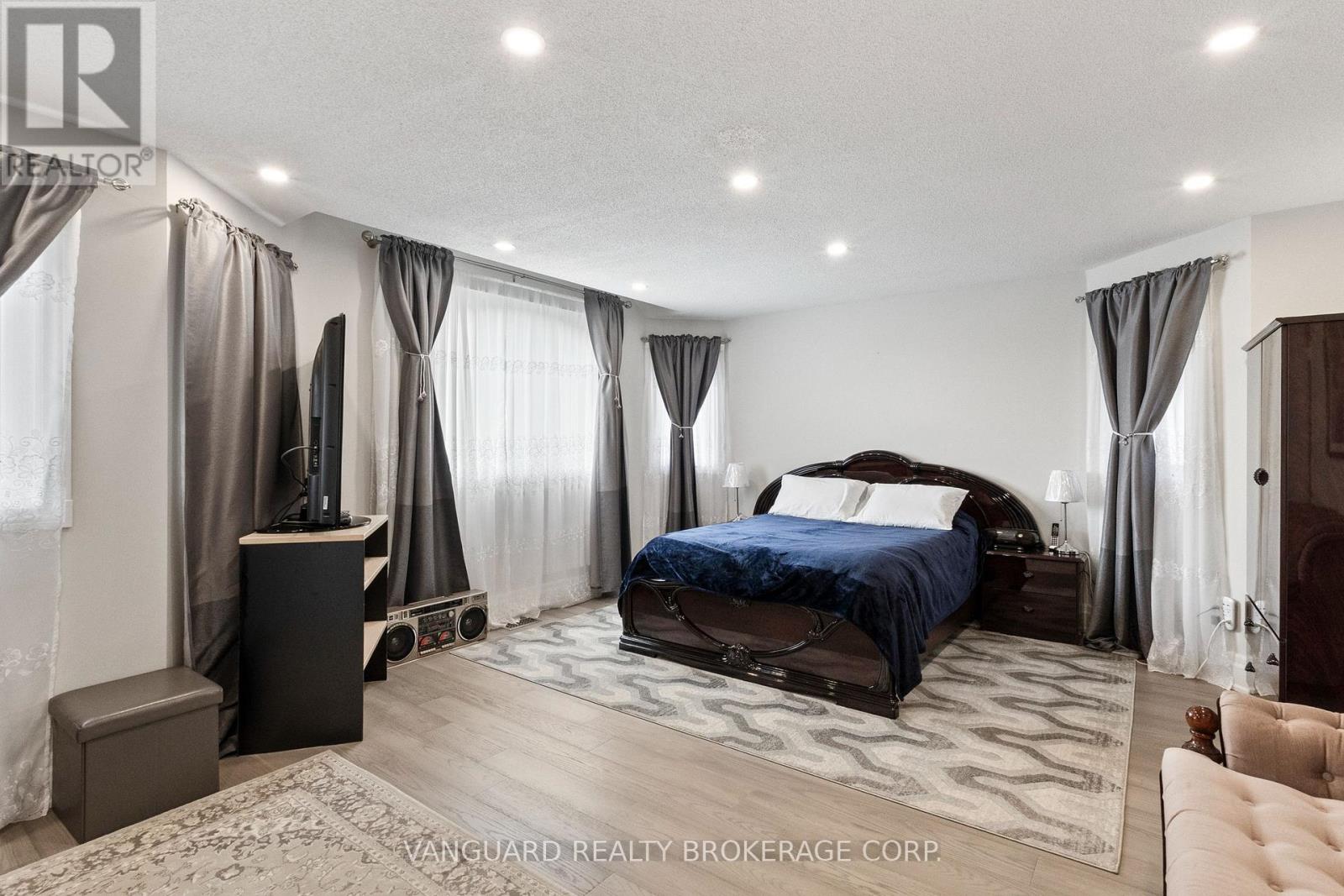 84 Sapphire Drive, Richmond Hill, Ontario  L4S 2E6 - Photo 13 - N13697930