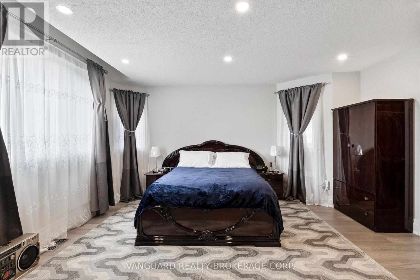 84 Sapphire Drive, Richmond Hill, Ontario  L4S 2E6 - Photo 14 - N13697930