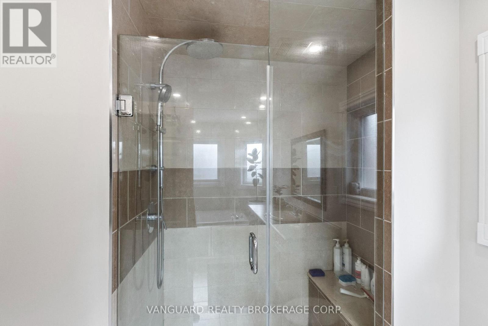 84 Sapphire Drive, Richmond Hill, Ontario  L4S 2E6 - Photo 17 - N13697930