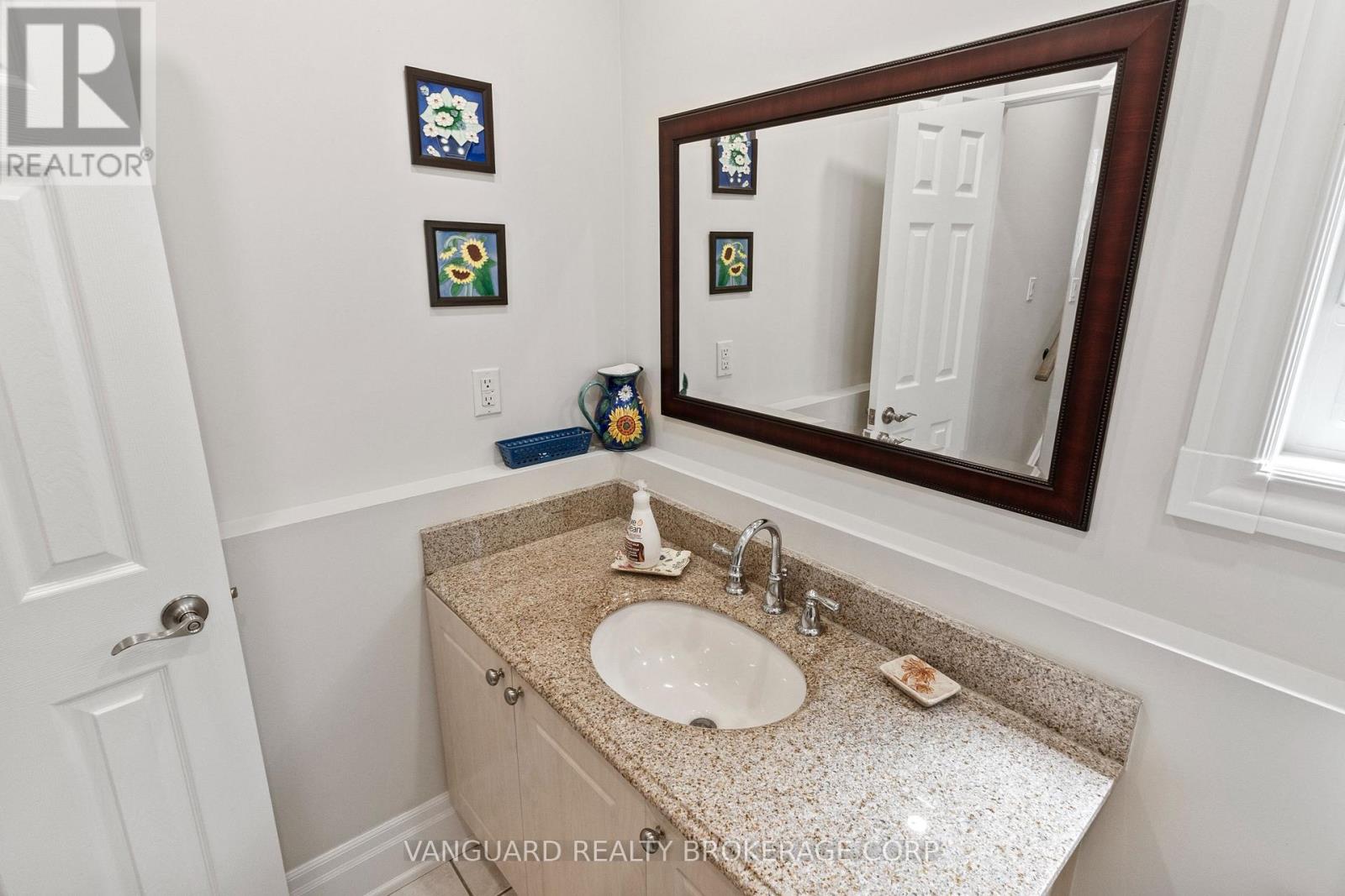 84 Sapphire Drive, Richmond Hill, Ontario  L4S 2E6 - Photo 5 - N13697930